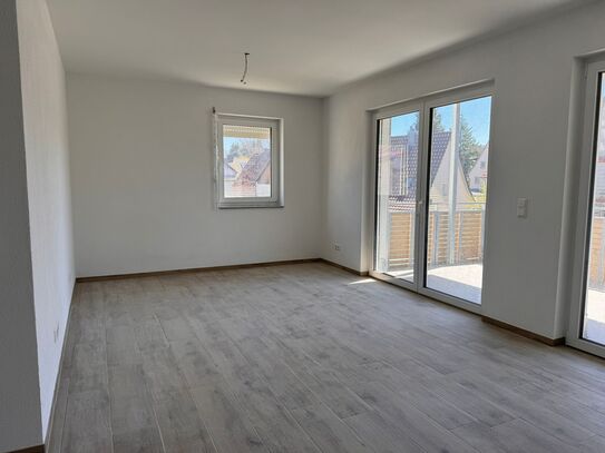 4-Zimmer Etagenwohnung mit Balkon, Tiefgarage und Keller !