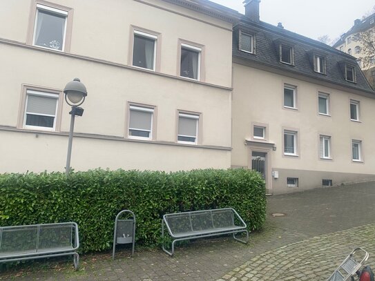 Renovierte 2,5-Zimmer-Wohnung zu vermieten