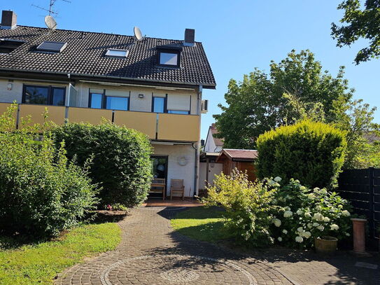 von Privat, DHH, Rodgau-Jügesheim, ruhige Lage, Garten, Garage etc., 1 Stellplatz im Garten