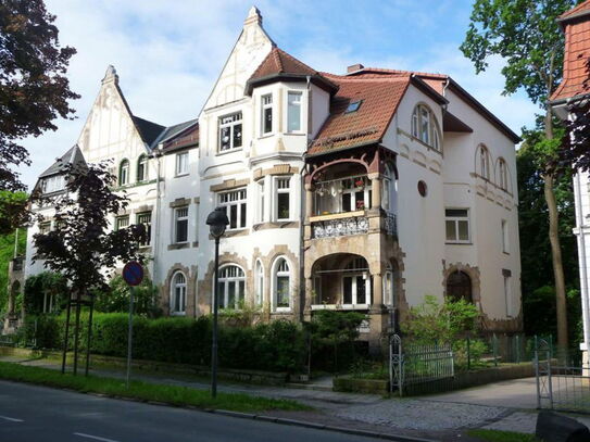 Stilvolle 2 Raumwohnung mit Balkon am Schloßpark in Gotha