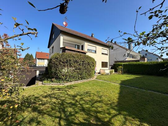 Freist. 2-Familienhaus m. ausbaub. Dachgeschoß, Balkon, Terrasse u. herrl. Garten in bevorz. Südlage