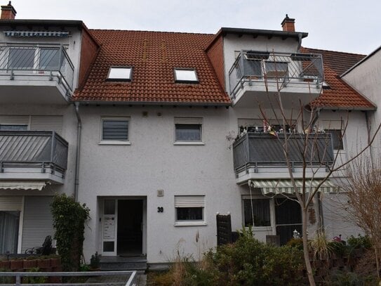 Sehr schöne 3-Zimmer ETW mit Balkon und Tiefgaragenstellplatz in Oppau