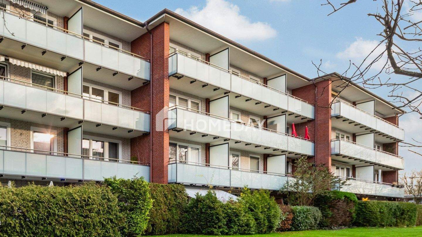 Helles Zuhause mit Freizeitwert: Pool, Sauna und Tiefgarage