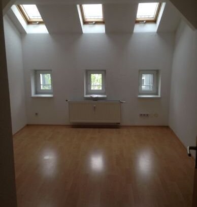 * !!!!!!!!!!!!!!!!!!!!! tolle DG 3-Raum-Wg.- mit Balkon + Dusche. DIE HABE ICH GESUCHT !!!!!!!!!!!!!!!!!!!!! *