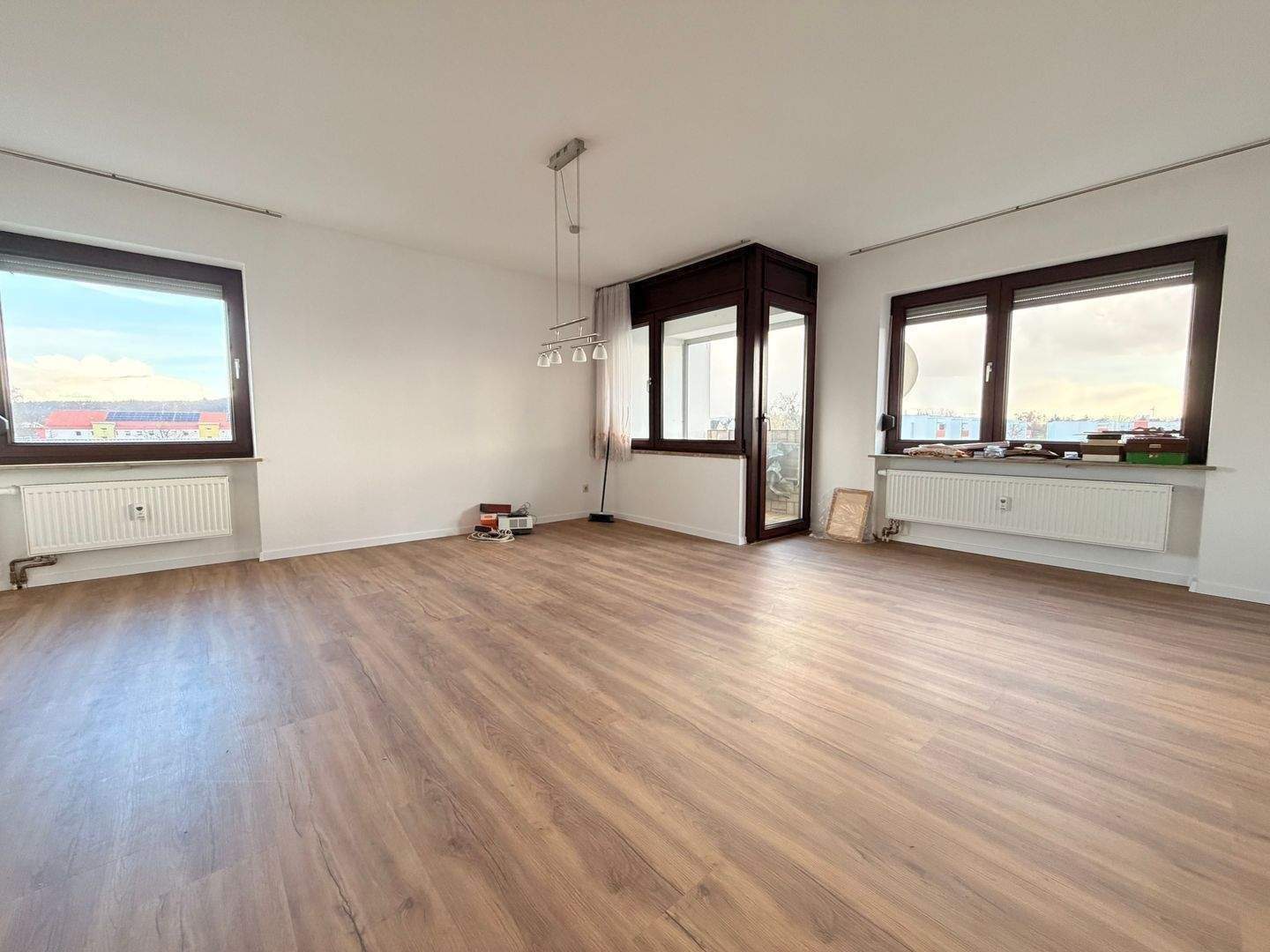                                                               perfekt geschnittene 3 Zimmer Wohnung +++ mit EBK, Garage &amp; Loggia +++                                                       in Forchheim (Forchheim)