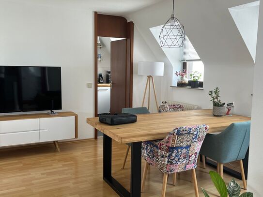 Sehr helle 2-Zimmer Wohnung mit Balkon und EBK in Stuttgart-West