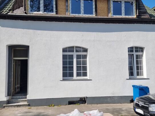 Erstbezug nach Komplettsanierung - 4 Zimmer Haus in Fischeln mit Dachterrasse