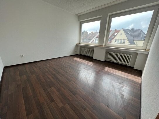 Helle Balkonwohnung mit Wohlfühlcharakter !