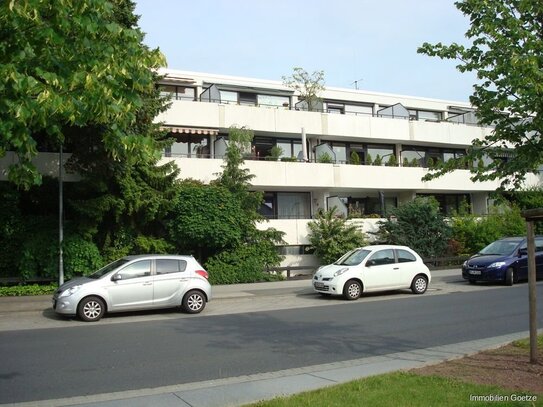 Helle Eigentumswohnung mit großer Terrasse und Tiefgaragenstellplatz.