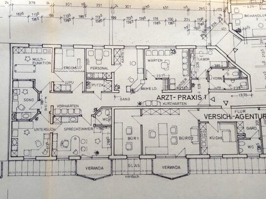 Büro - Praxis in Altenstadt / Waldnaab mit 8 Räume auf insgesamt 169,00 m² ab 04.2025 zu vermieten.