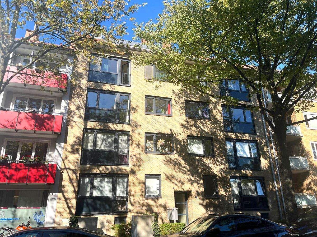 Vermietete Wohnung mit Dachterrasse in zentraler Lage