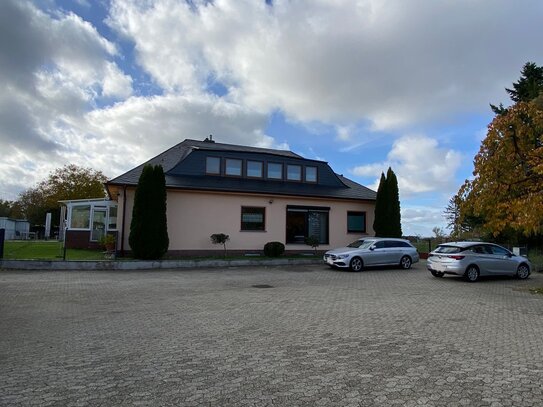 hochwertig sanierter Bungalow in absoluter Ortsrandlage