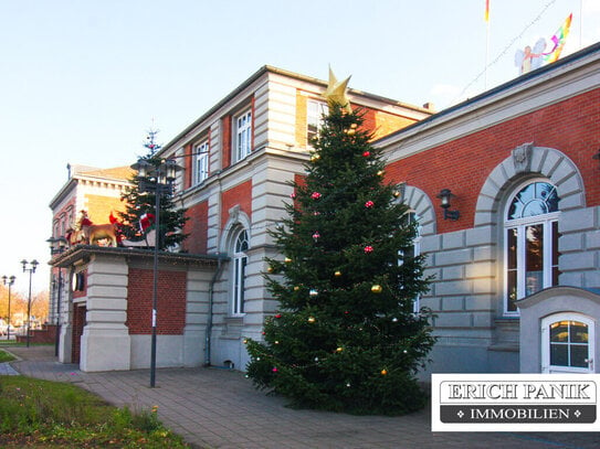 Repräsentatives Einzeldenkmal mit ausgezeichnetem Entwicklungspotential für Wohnungen und Gewerbe : Bahnhof Bützow in M…