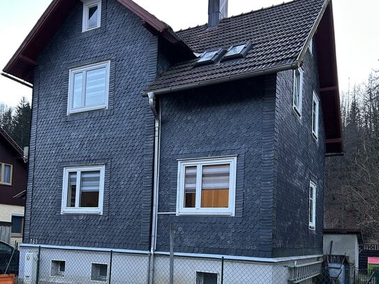 Einfamilienhaus in Sonneberg (OT Hüttensteinach) ab 01.04.2025 frei