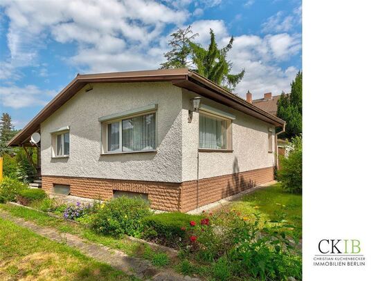 99qm Haus auf 1.186m² Grundstück mit Garagen & Nebengebäuden, gute & zentrale Lage in Hennigsdorf