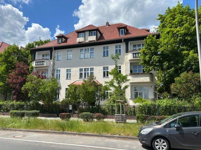 4 Zimmer Wohnung mit Balkon und Wintergarten in gepflegtem Altbau, Clayallee 285, Berlin Zehlendorf - Photo 1