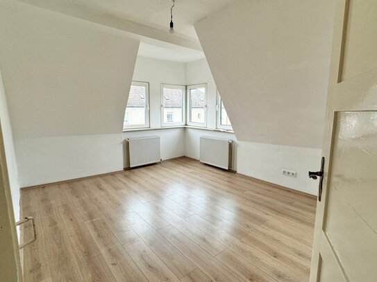 Nähe Gugelstraße ! Helle kleine 3-ZW, 46 m², 4.OG ohne Aufzug