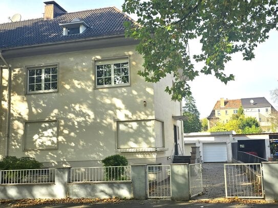 großes gepflegtes Einfamilienhaus mit Garten in Völklingen