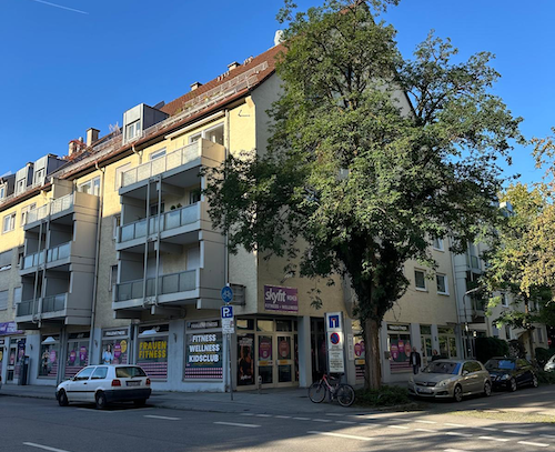 Charmante 2-Zimmer-City-Wohnung, vollmöbliert mit Balkon zum sofortigen Selbstbezug