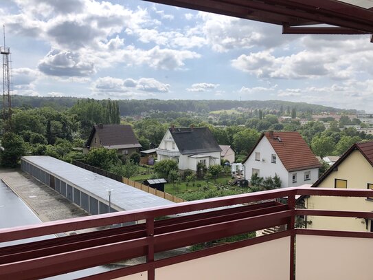 Attraktive Kapitalanlage: Vermietete 2-Zimmer-Wohnung in gefragter Lage von Eisenberg mit Balkon