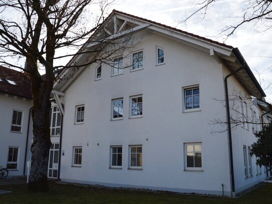 *Gilching - sehr gepflegte 2 -Zimmer-Erdgeschoss-Wohnung mit Terrasse