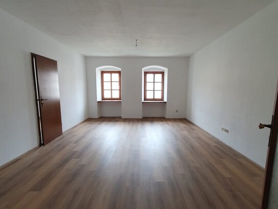 3-Zimmer-Wohnung im Zentrum - Altbau