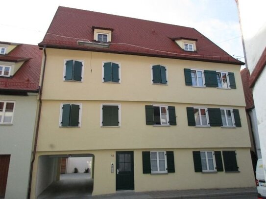 2 Zimmer Wohnung mit Einbauküche und Balkon in der Innenstadt