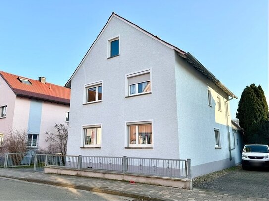 Zweifamilienhaus mit Potenzial: Investition in beliebter Lage!