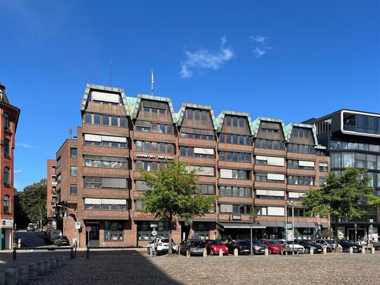 Büro mit Elbblick: Arbeiten am Hamburger Fischmarkt