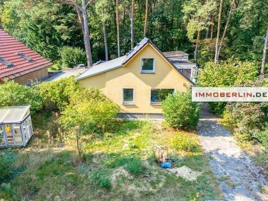 IMMOBERLIN.DE - Toplage: Haus auf großzügigem Baugrundstück am Wald in See- & Strandnähe