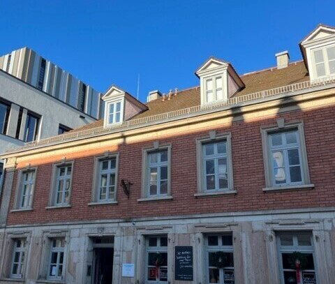 1-Zimmer-Studentenbude unter dem Dach im historischen Universitätsviertel von Erlangen