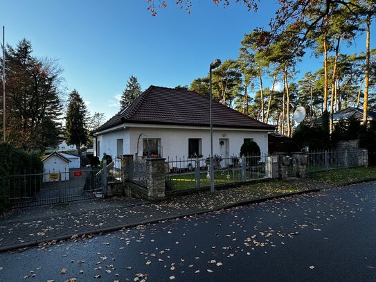 Saniertes Einfamilienhaus mit Einliegerwohnung und Werkhalle