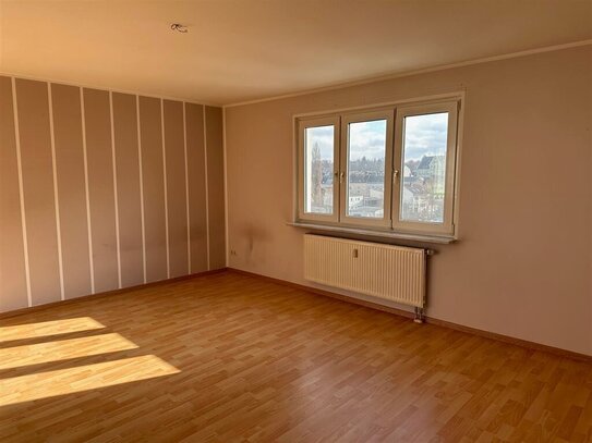 Geräumige 3 Zi Wohnung mit Balkon