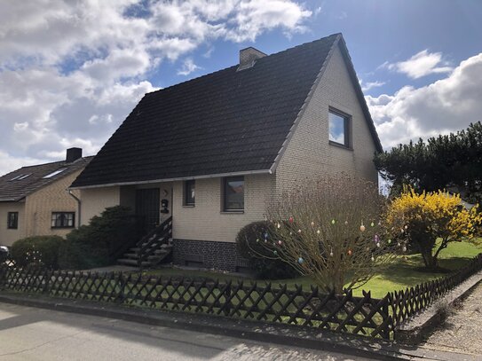 Schönes Einfamilienhaus mit Vollkeller und Garage in Esbeck