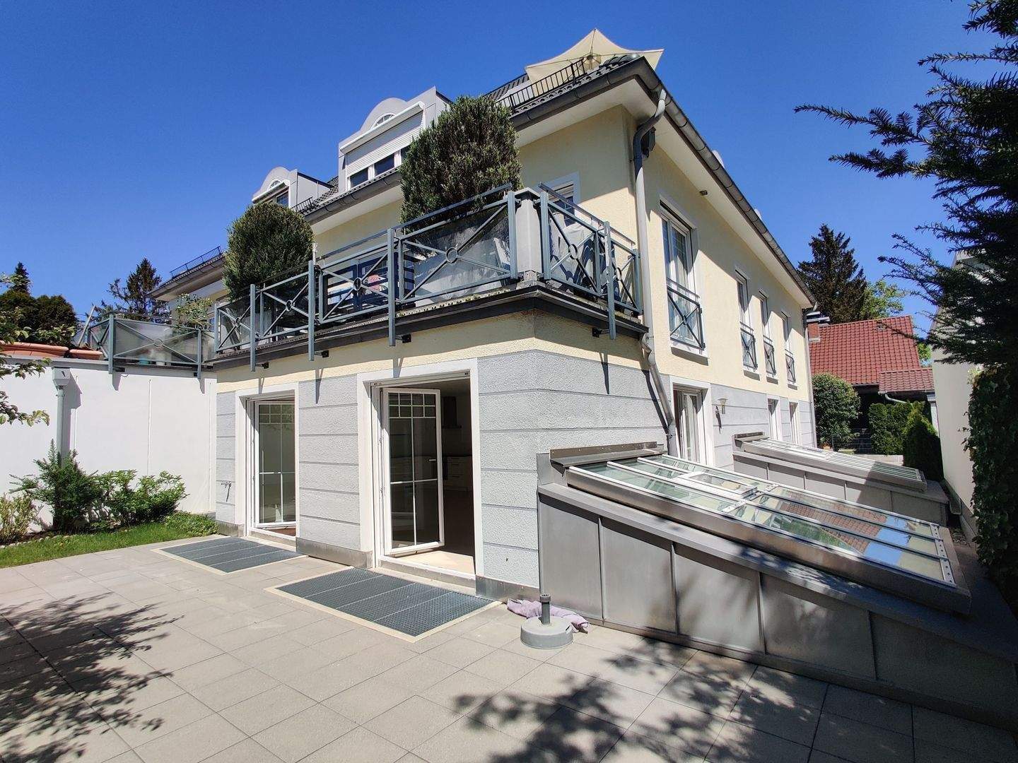 Provisionsfrei! Familienfreundliche 5 Zimmer EG Wohnung inkl. Tageshellem Souterrain