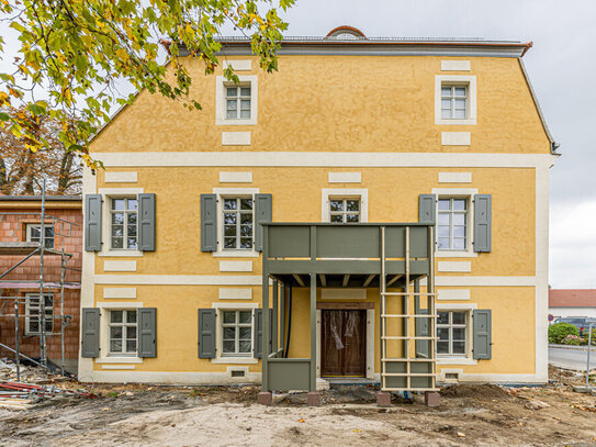 // Herrenhaus Hohnstädt // ERSTBEZUG // 4 Zimmer mit Terrasse und Veranda //