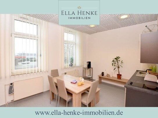 Barrierefrei mit Fahrstuhl: Helle, moderne 297 m² große Praxis-/Bürofläche mit 5 Räumen...