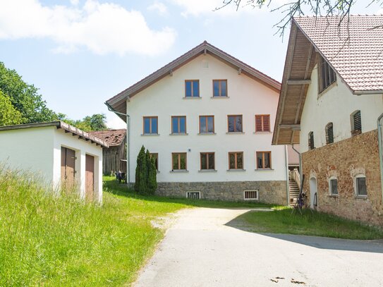 Herrschaftliche Hofstelle (Vierseithof) in Ruhstorf zu verkaufen