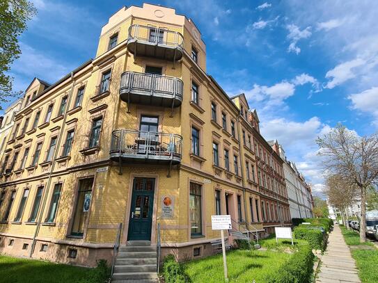 ruhige Seitenstraße, gepflegtes und saniertes Haus aus der Gründerzeit