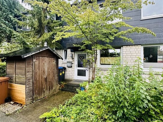 Vermietetes Reihenmittelhaus mit 4,5 Zimmern, Keller sowie Carport // Tauernweg, Kiel