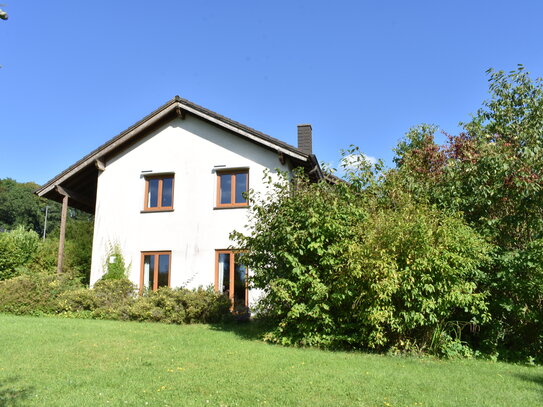 **Stilvolles Architektenhaus mit großem Grundstück, einzigartigem Weitblick, Carport und Garage**