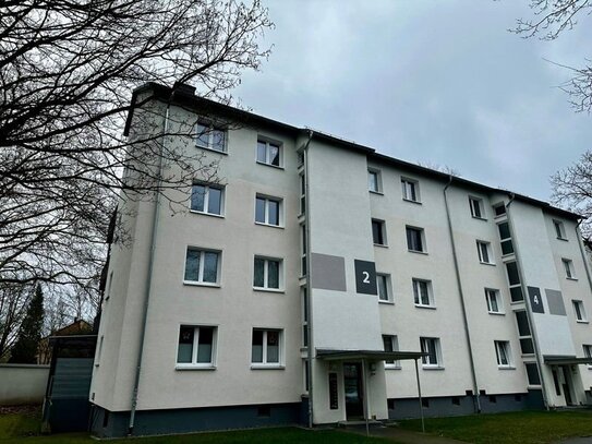 Renovierte 3,5 Zimmer Wohnung mit Balkon !