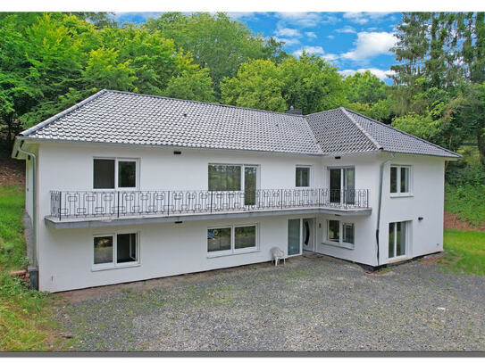 Einfamilienhaus mit Einliegerwohnung, Top-Zustand, in besonderer Lage von Nentershausen