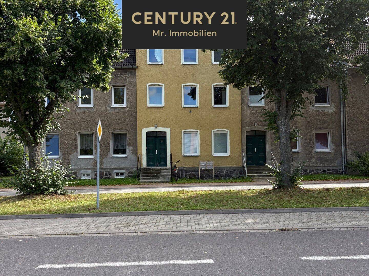 Mehrfamilienhaus mit 9 Wohneinheiten in Anklam - vermietetes Anlageobjekt mit Potenzial