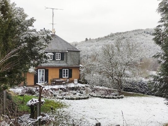 Aarbergen-Hausen: Denkmalgeschütztes Forsthaus-historischer Charme in einzigartiger Lage!