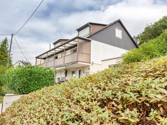 Eppstein-Ehlhalten: Freistehendes Einfamilienhaus mit Garage!