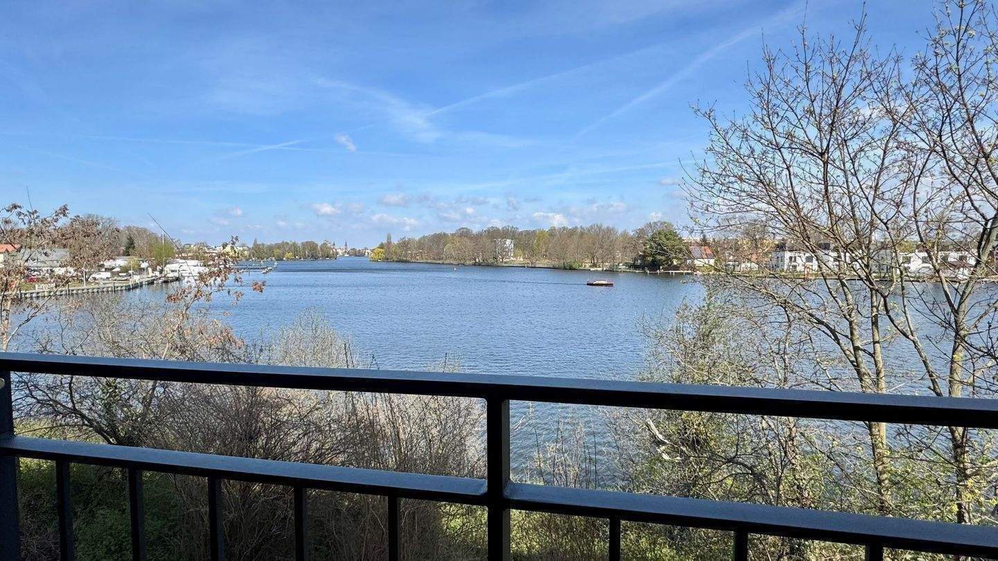 Traumhafte 4-Zi-Neubauwohnung direkt am Wasser (Erstbezug)! - Photo 1