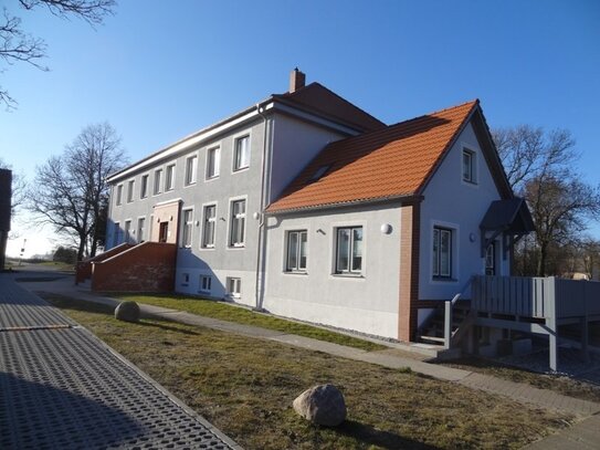 Moderne 4-Raumwohnung auf dem Land im sanierten Gutshaus