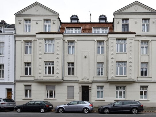 Luxussanierte Altbauwohnung mit Balkon und Einbauküche in Neuehrenfeld