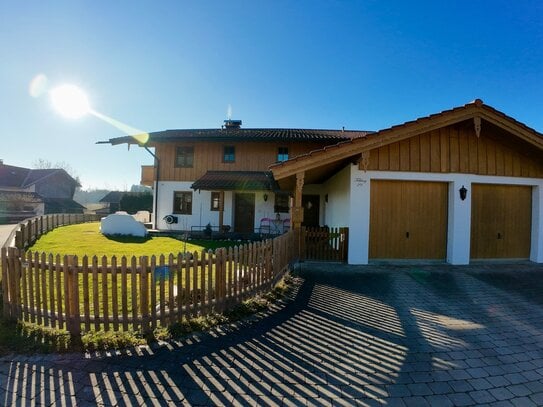 Ideal für Pferde- und Golfliebhaber! Landhaus mit Einliegerwohnung nähe Gut Ising